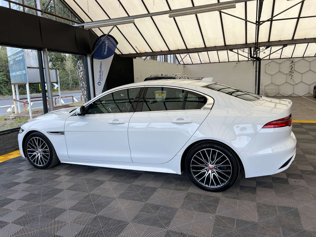 Jaguar XE Saloon White #4