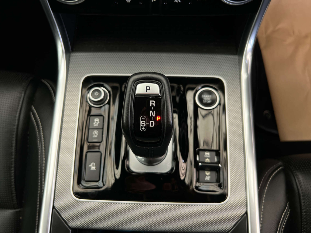 Jaguar XE 2.0 Se Silver #17