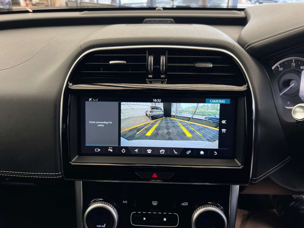 Jaguar XE 2.0 Se Silver #15