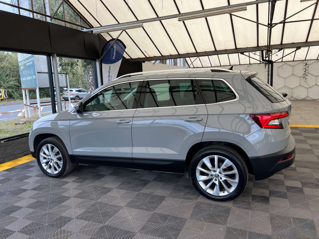 Skoda Karoq Suv Grey #4