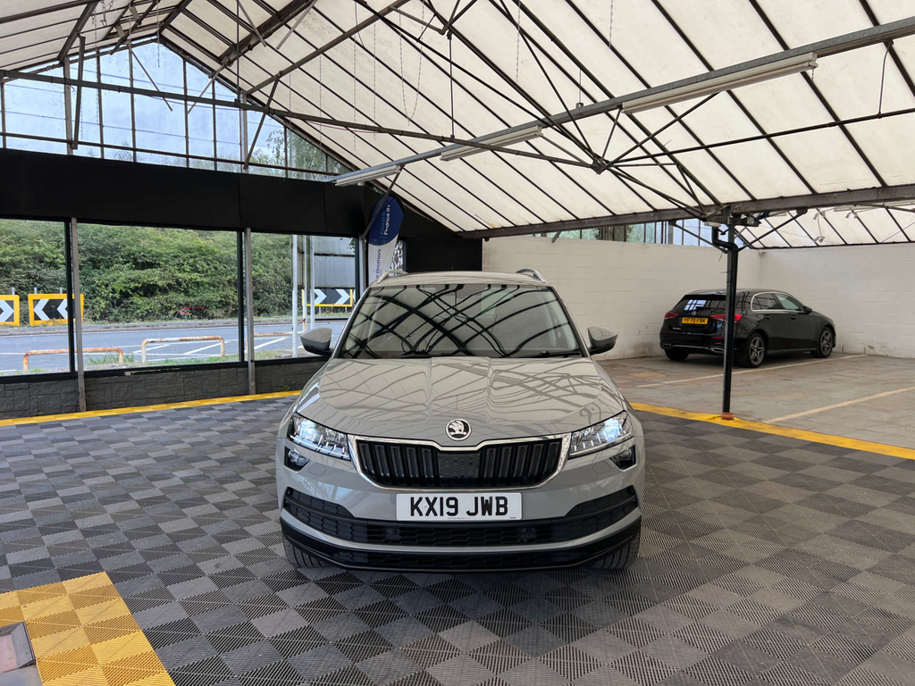 Skoda Karoq Suv Grey #2