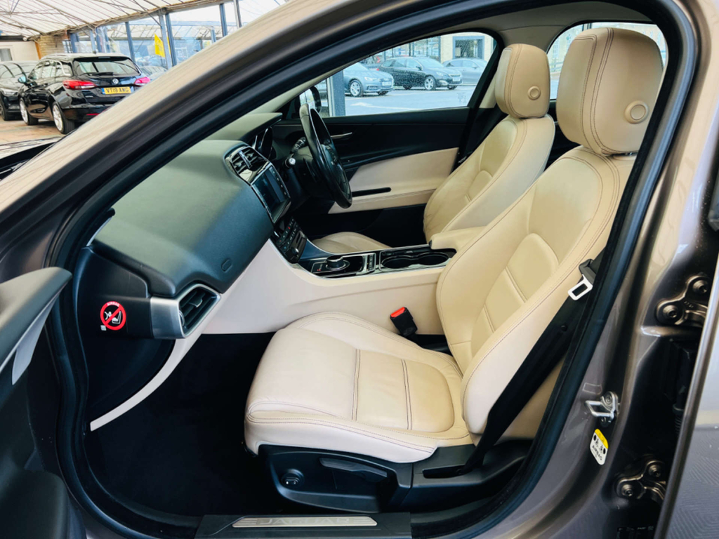 Jaguar XE Prestige Red #24
