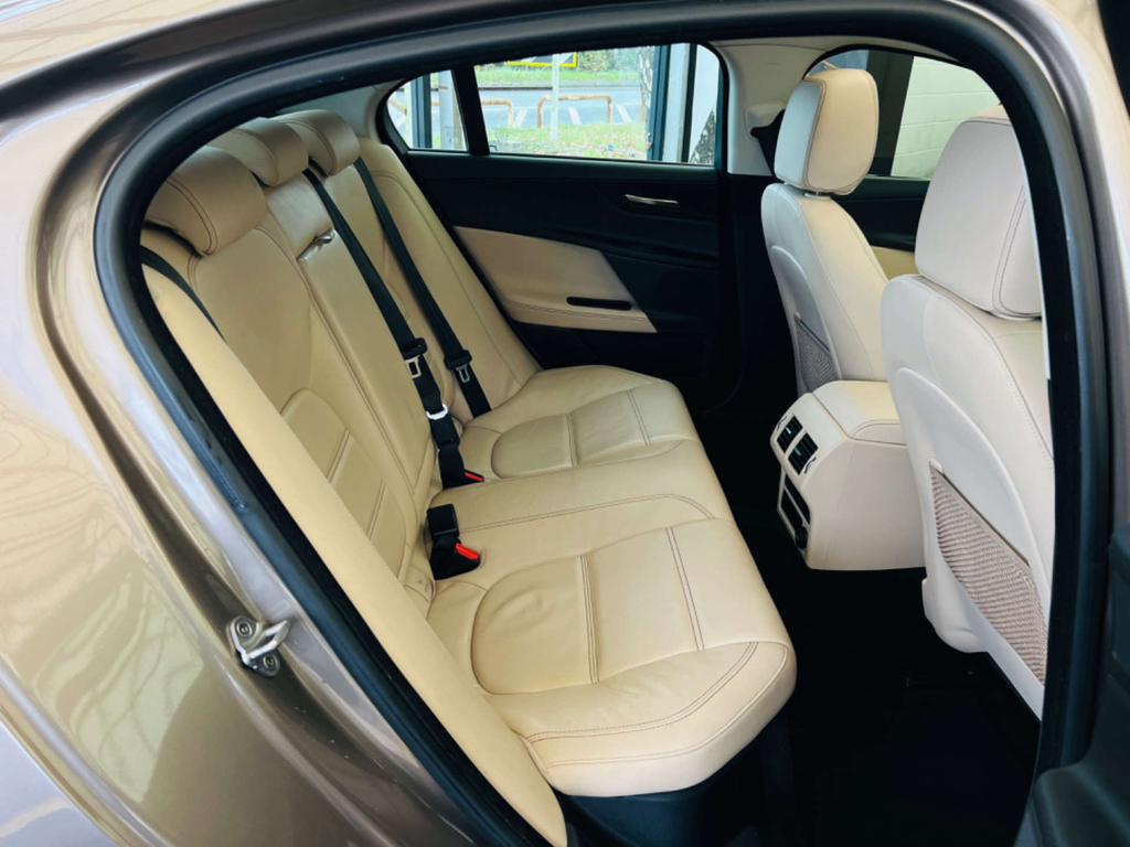 Jaguar XE Prestige Red #25