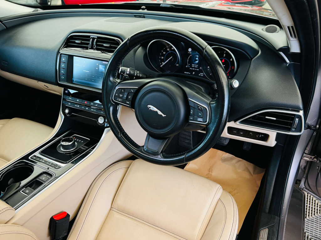 Jaguar XE Prestige Red #10