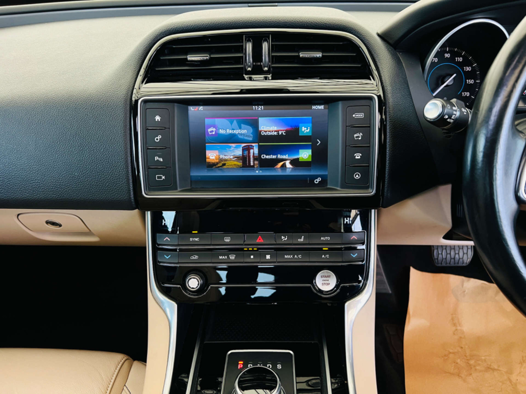 Jaguar XE Prestige Red #16