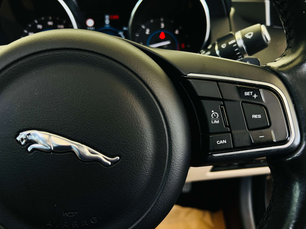 Jaguar XE Prestige Red #15
