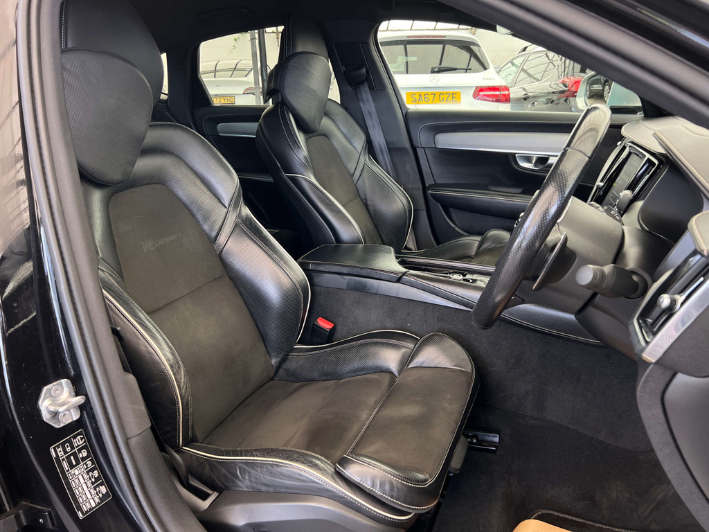 Volvo S90 Saloon Black #6