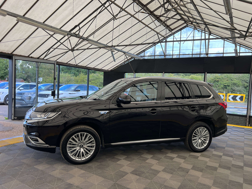Mitsubishi Outlander Suv Black #3