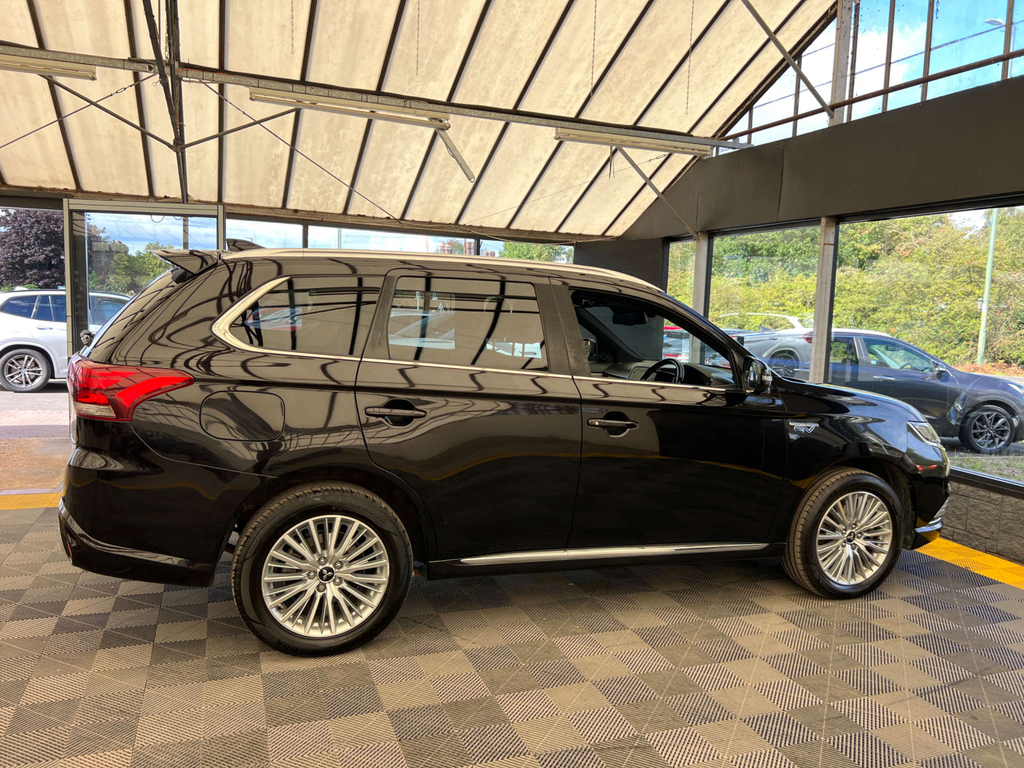 Mitsubishi Outlander Suv Black #5