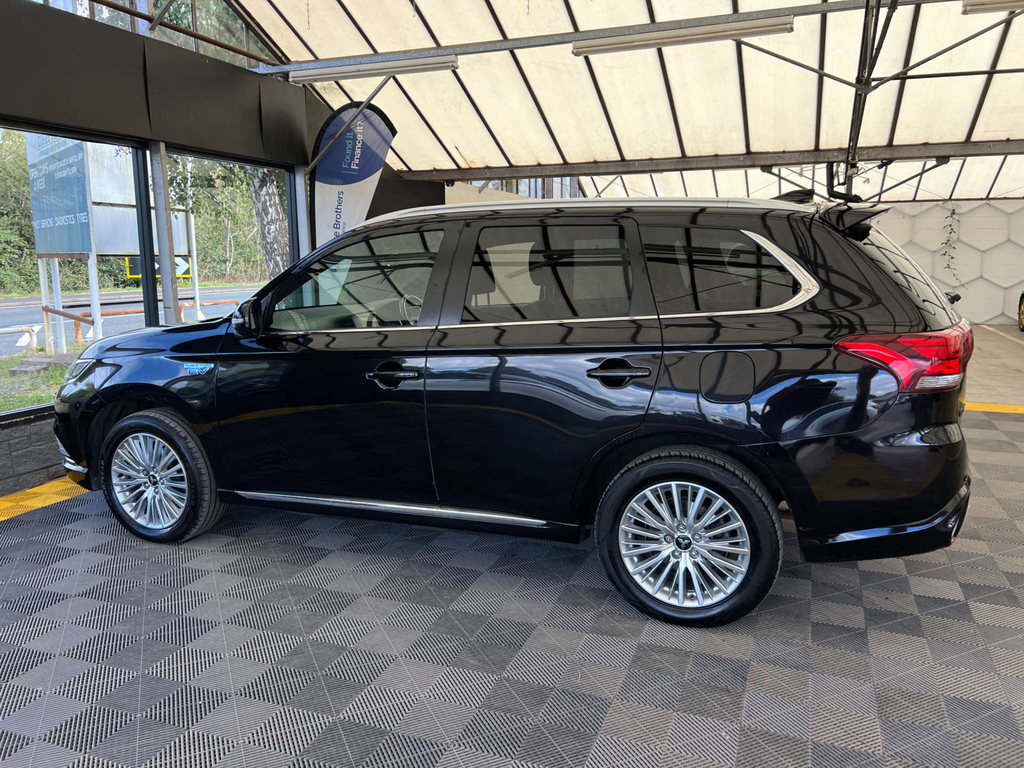 Mitsubishi Outlander Suv Black #4