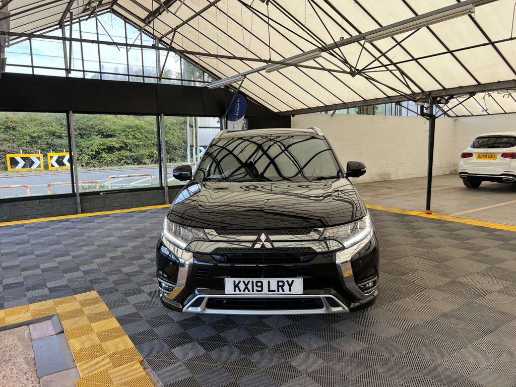 Mitsubishi Outlander Suv Black #2