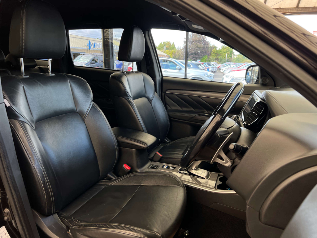 Mitsubishi Outlander Suv Black #6