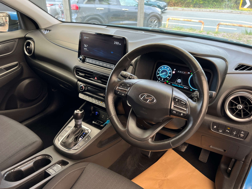 Hyundai Kona Premium Red #7
