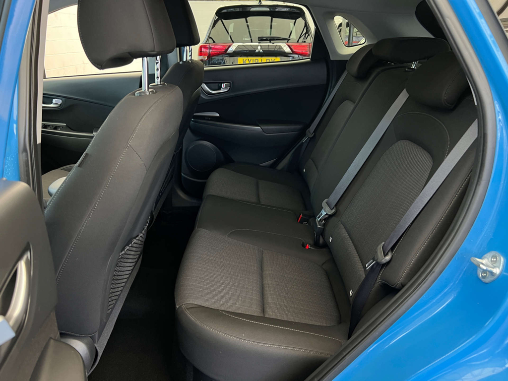 Hyundai Kona Premium Red #19