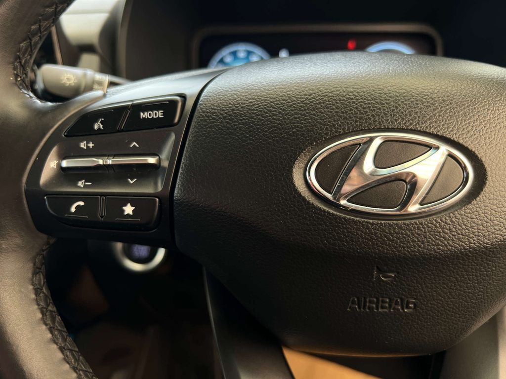 Hyundai Kona Premium Red #9
