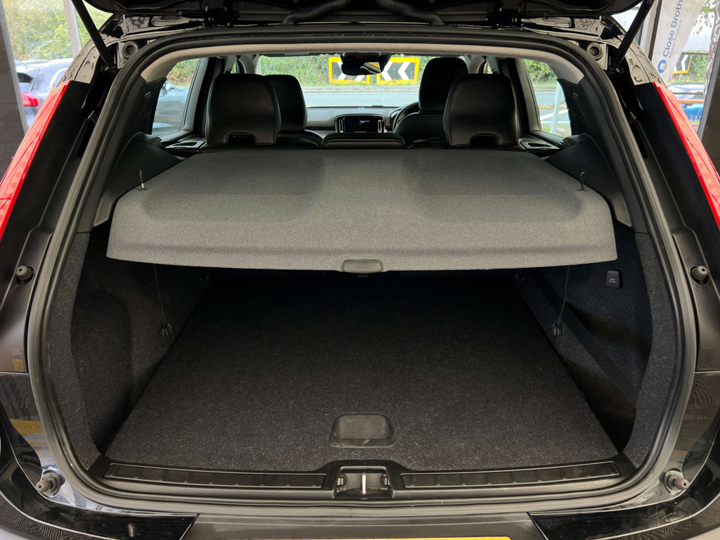 Volvo XC40 1.5 T3 R-design Black #18