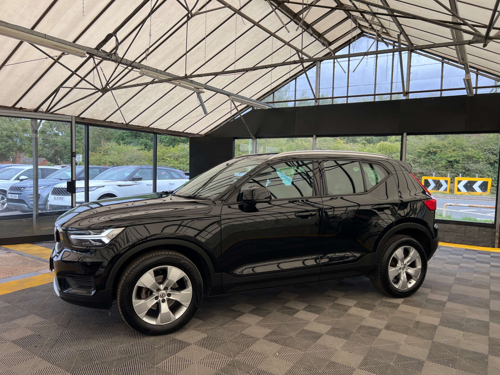 Volvo XC40 Suv Black #3