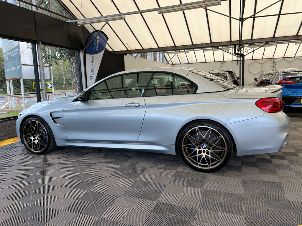 BMW M4 Convertible Blue #6