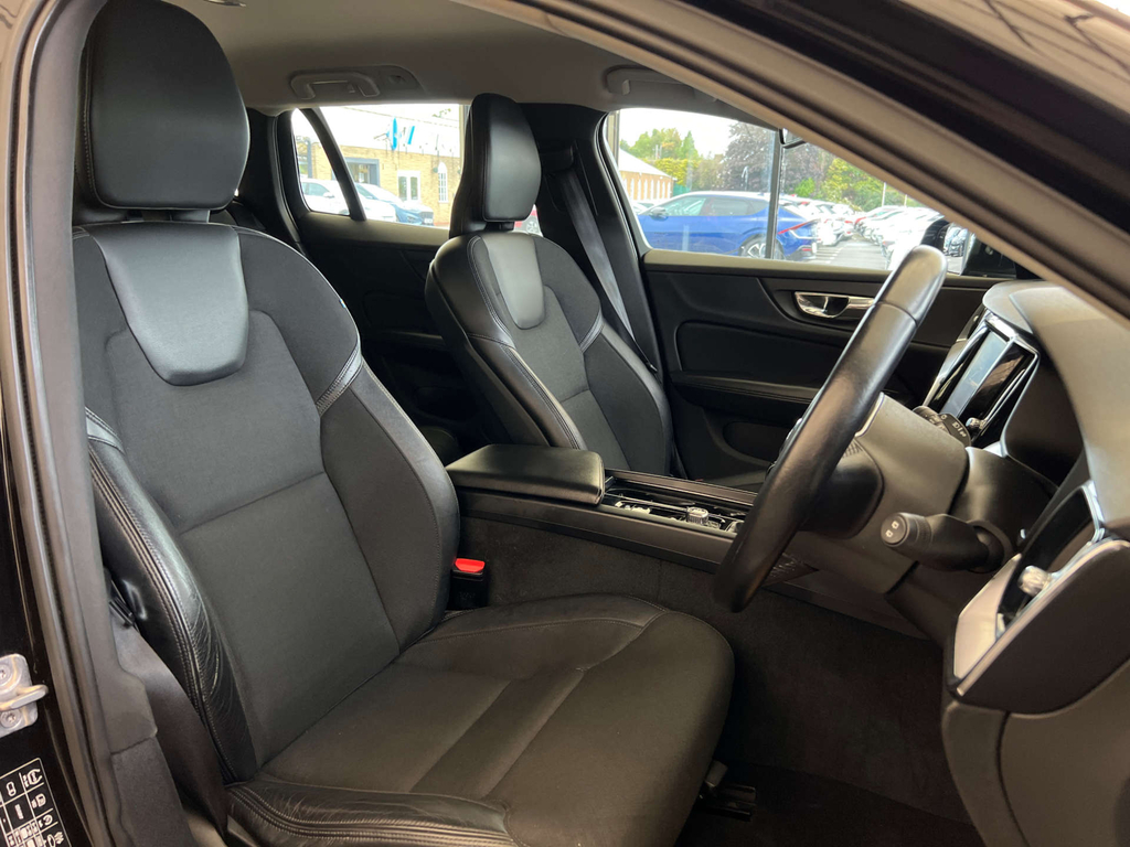 Volvo V60 Estate Black #6