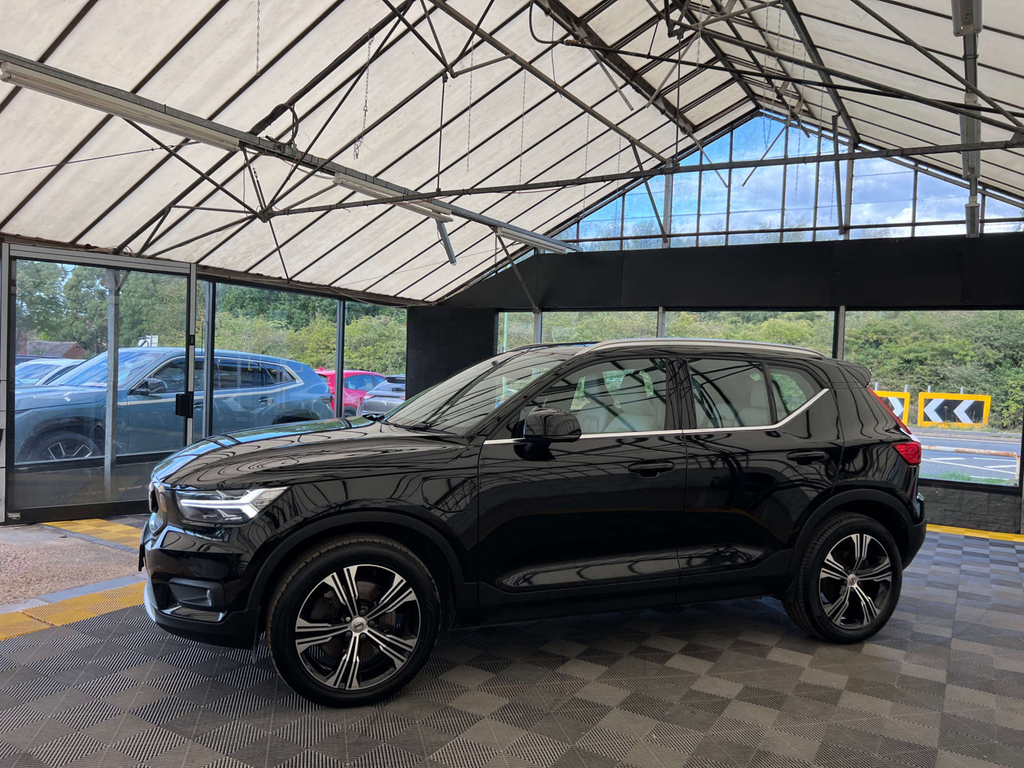 Volvo XC40 Suv Black #2