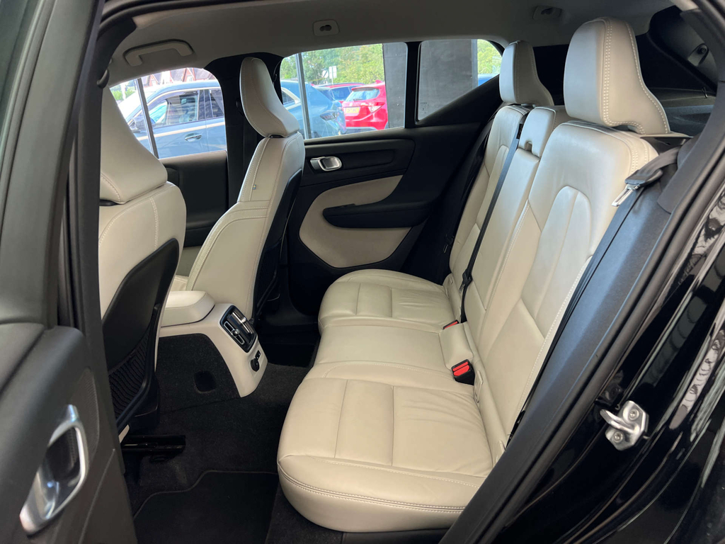 Volvo XC40 1.5 T3 163 R Design Black #18