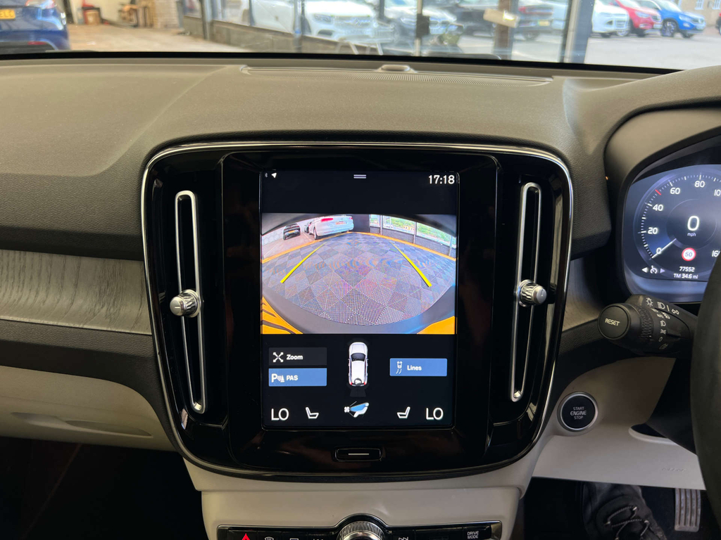 Volvo XC40 1.5 T3 163 R Design Black #14