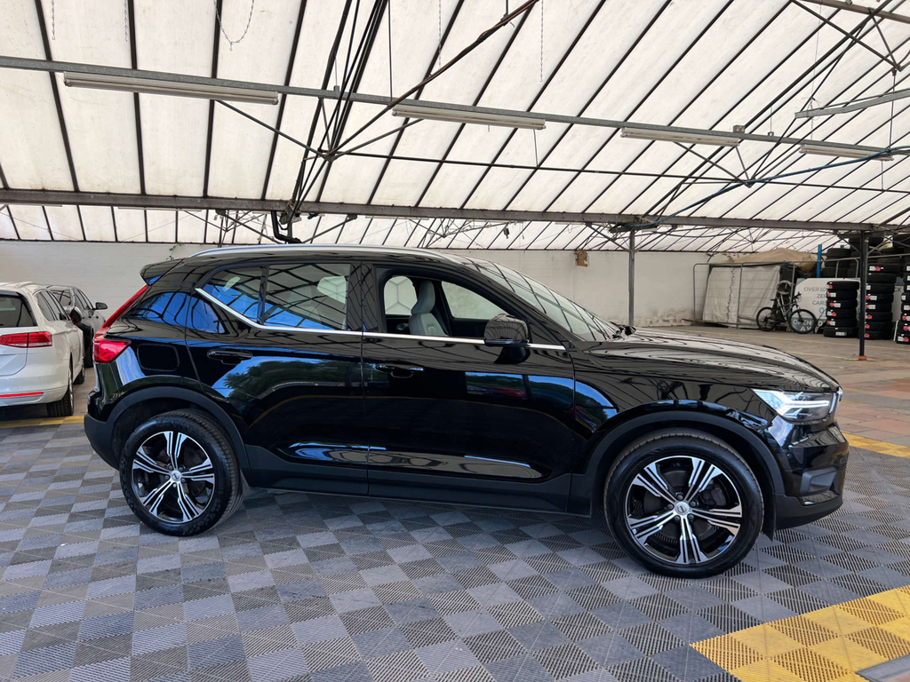 Volvo XC40 Suv Black