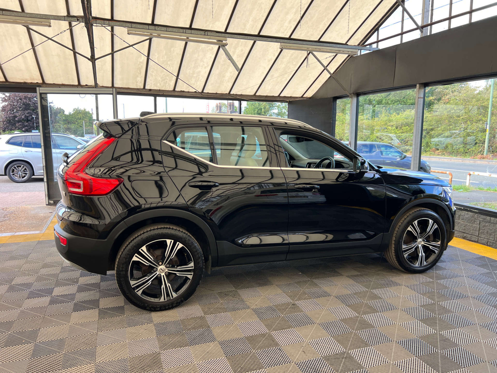Volvo XC40 Suv Black #4