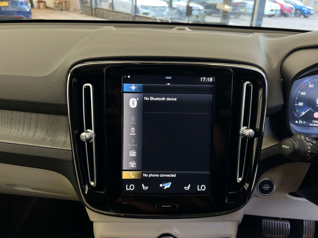 Volvo XC40 1.5 T3 163 R Design Black #11