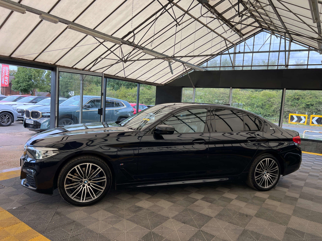 BMW 5 Series Saloon Black #2
