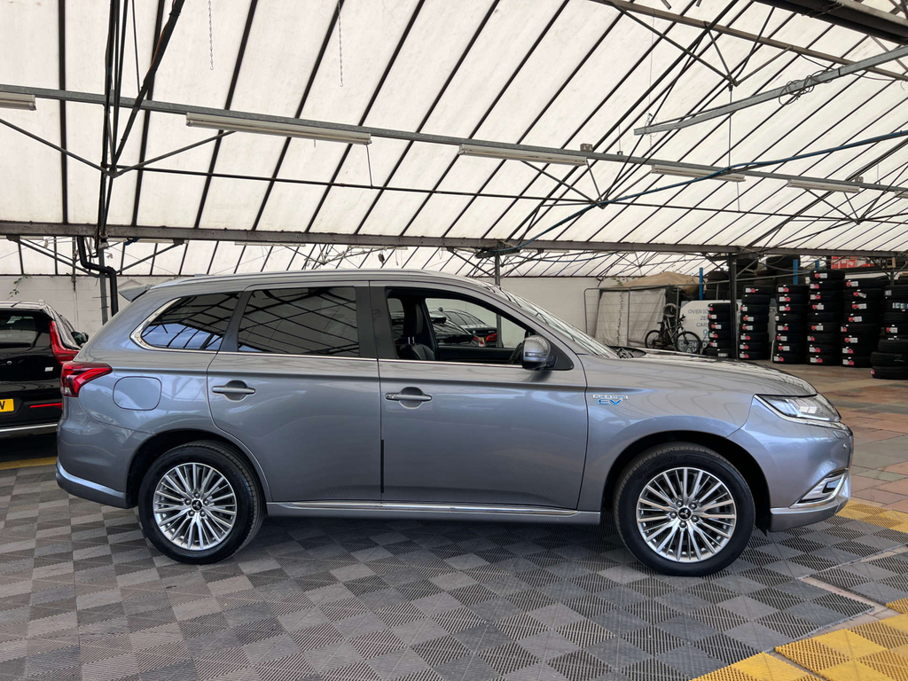 Mitsubishi Outlander Suv Grey