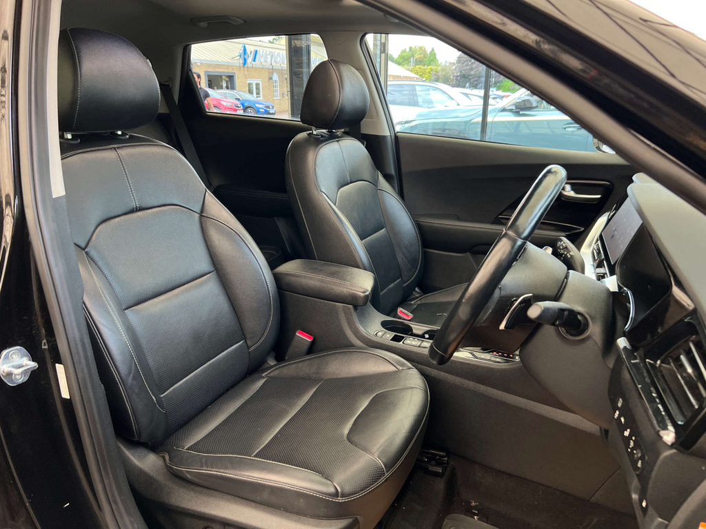 Kia Niro Suv Black #6