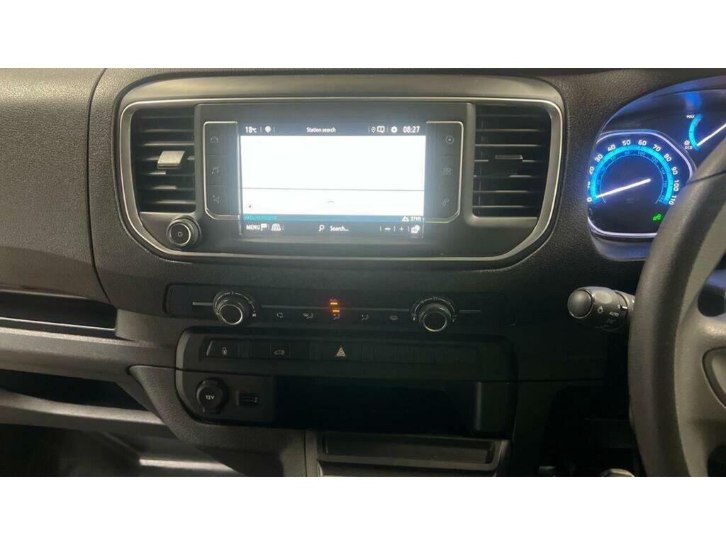 Vauxhall Vivaro Prime White #16