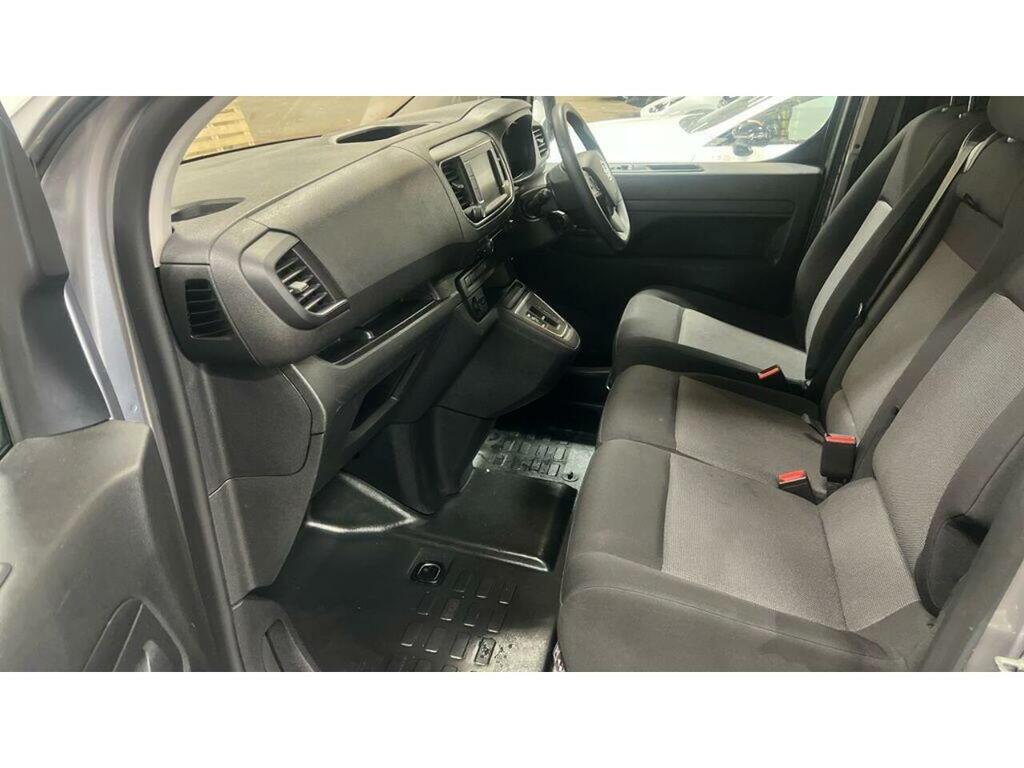 Vauxhall Vivaro Prime White #15