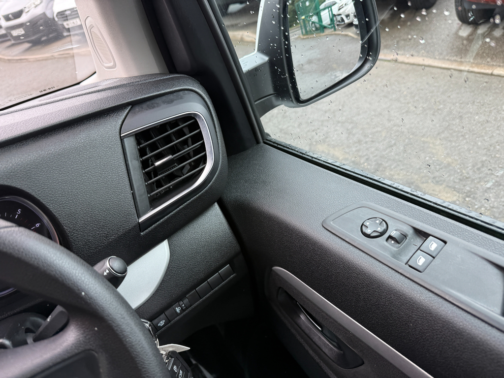 Toyota PROACE 2.0D Design Medium Black #17