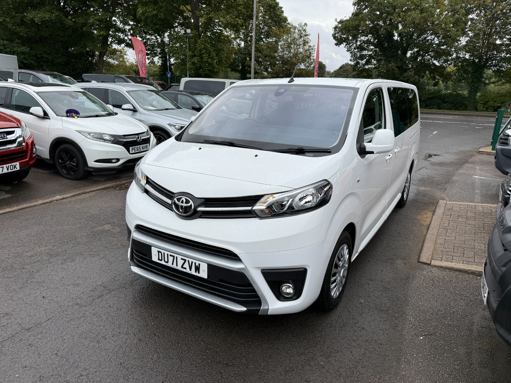 Toyota PROACE 2.0D Design Medium Black #8