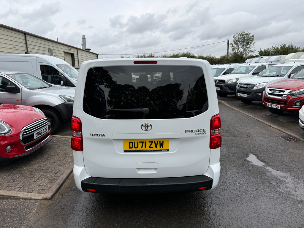 Toyota PROACE D-4d L2 Shuttle 9 Seater No Vat White #4