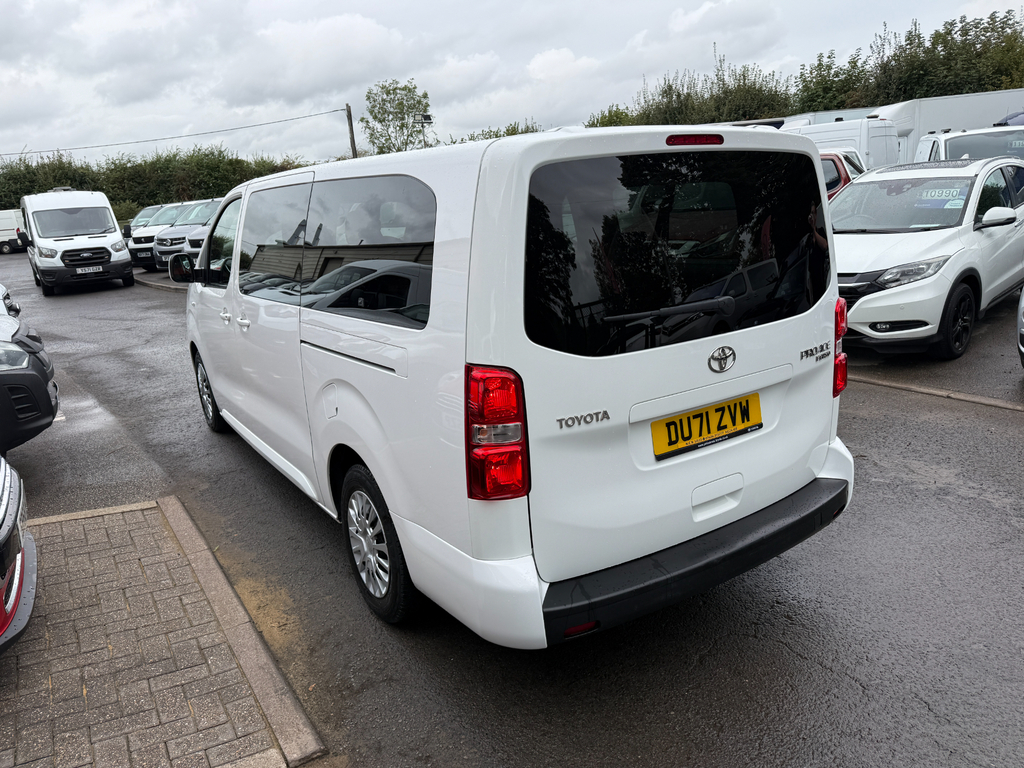 Toyota PROACE D-4d L2 Shuttle Minibus 9 Seater No Vat White #5