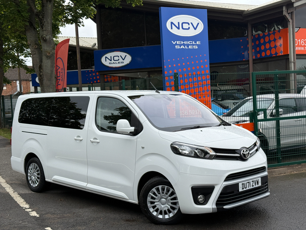Toyota PROACE D-4d L2 Shuttle Minibus 9 Seater No Vat White