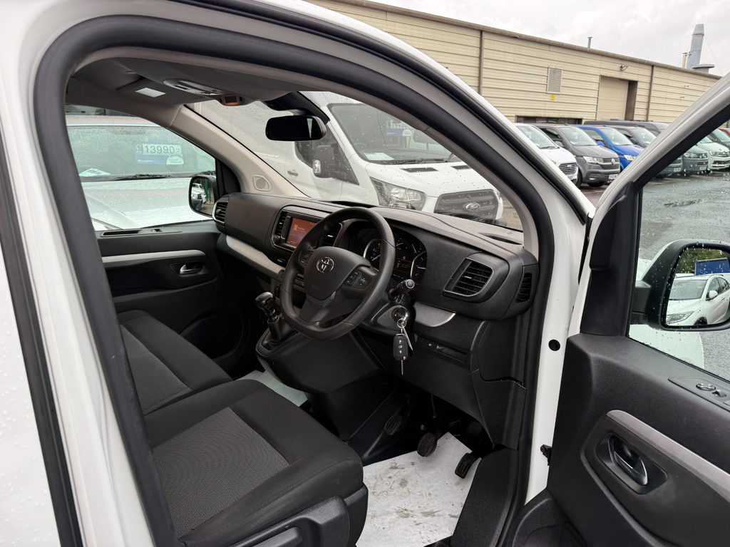 Toyota PROACE 1.5D 100 Active Van White #15