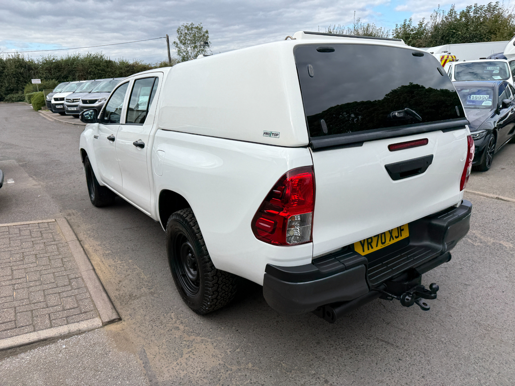 Toyota HILUX D-4d Active White #5