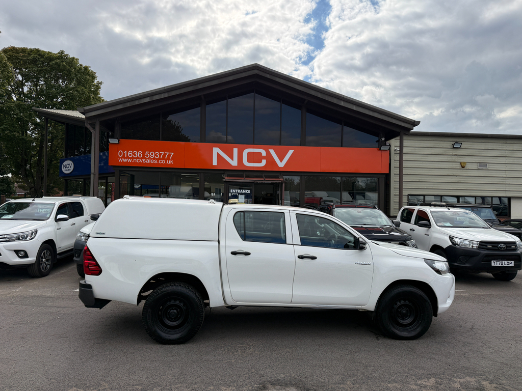 Toyota HILUX D-4d Active White #2