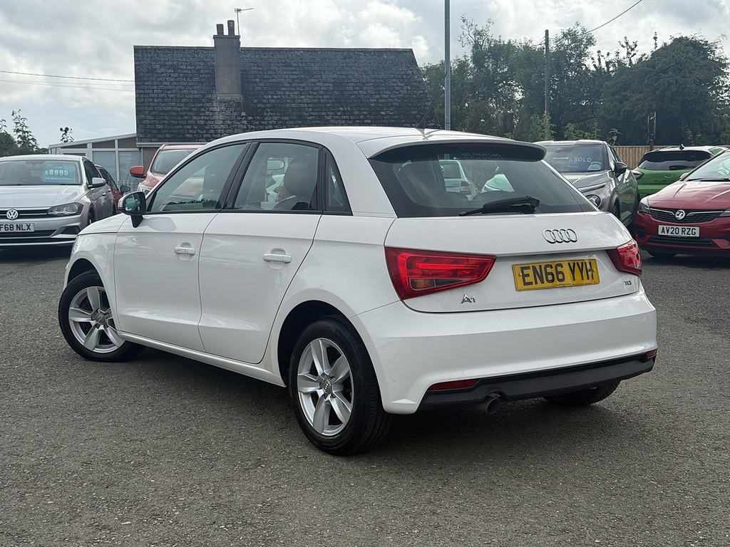 Audi A1 Tfsi Sport Black #5