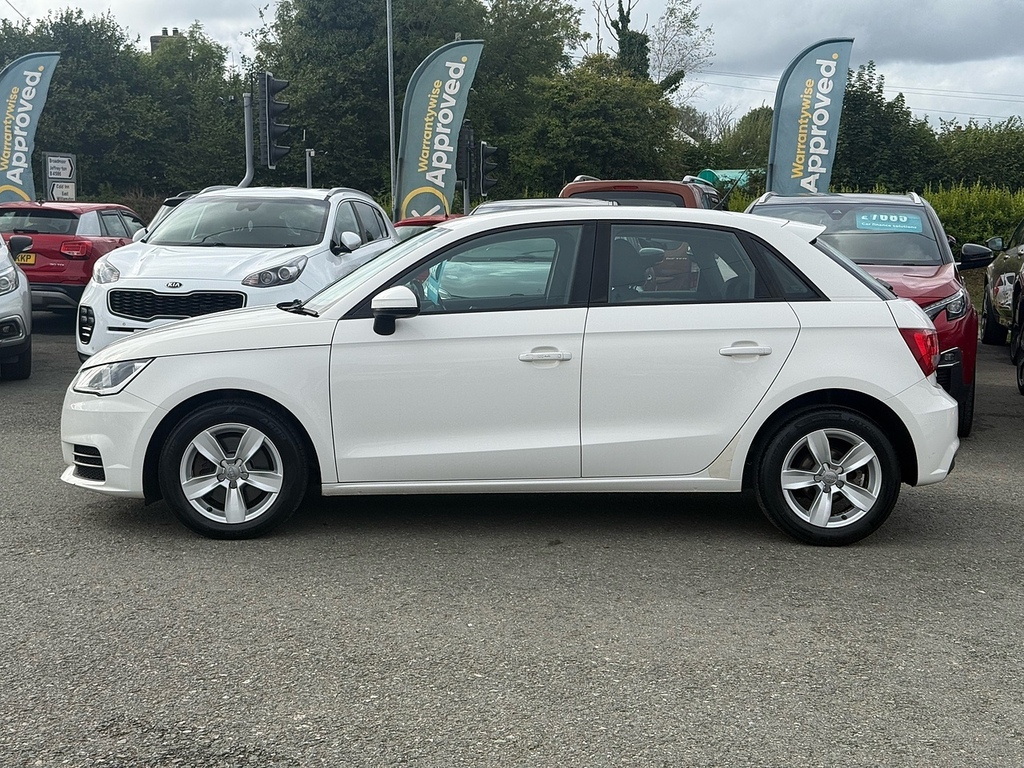 Audi A1 Tfsi Sport Black #4