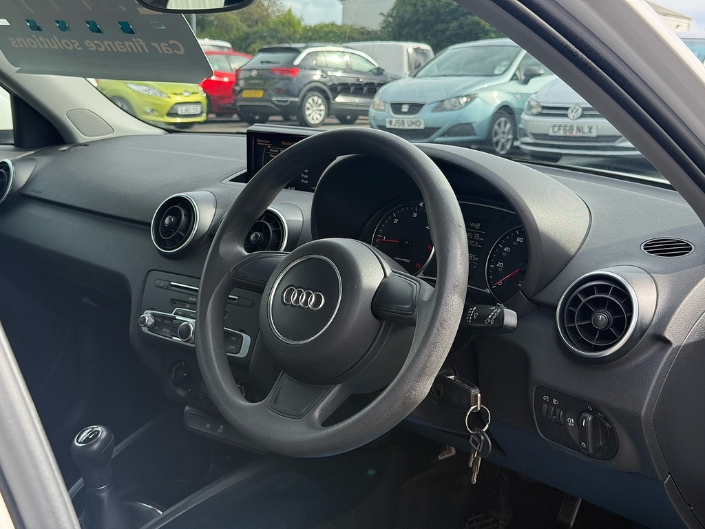 Audi A1 Tfsi Sport Black #8
