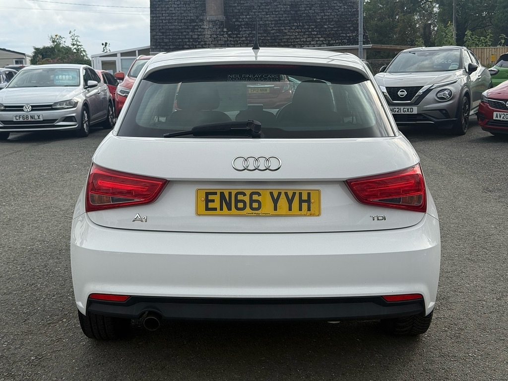 Audi A1 Tfsi Sport Black #6