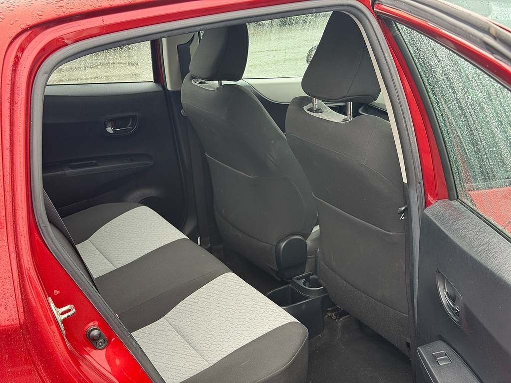 Toyota Yaris Hatchback Grey #9
