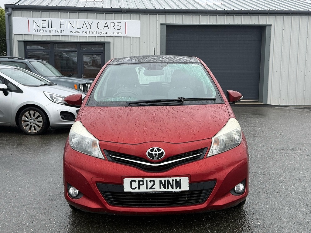 Toyota Yaris Dual Vvt-i T Spirit Red #2