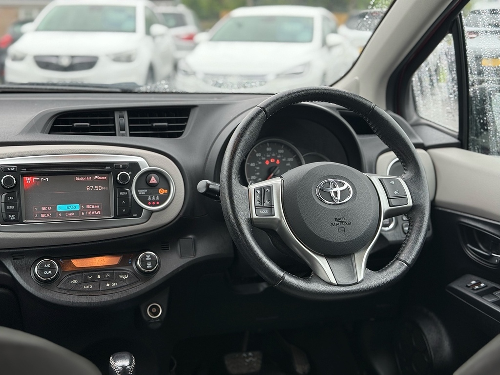 Toyota Yaris Hatchback Grey #7