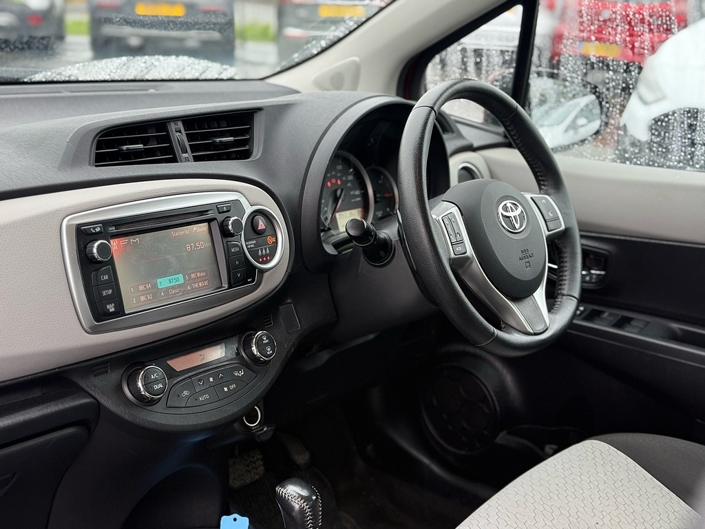 Toyota Yaris Hatchback Grey #10